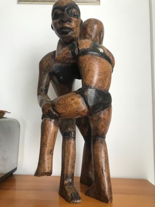 Estatua de madera figura humana