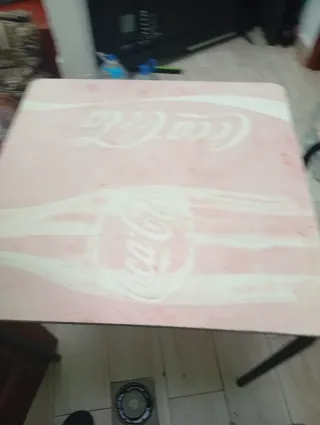 Mesas metálicas y de madera