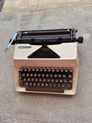 Macchina da scrivere FACIT 1620