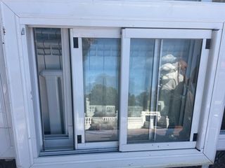 Ventana corredera aluminio blanca