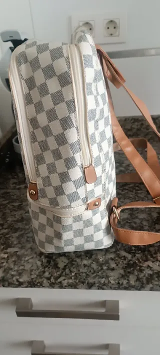 Bolso de cuadros blanco y gris