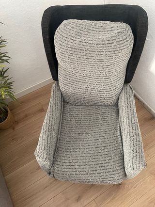 Sillón reclinable con reposapiés