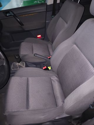 Volkswagen Polo 1.4 Gasolina – 5 puertas –2001