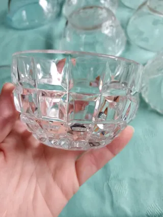 Boles pequeños de cristal para aperitivos