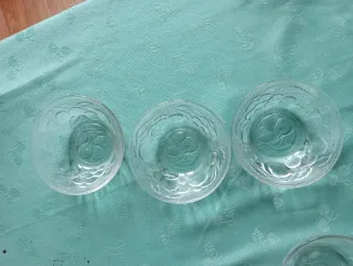 Boles pequeños de cristal para aperitivos