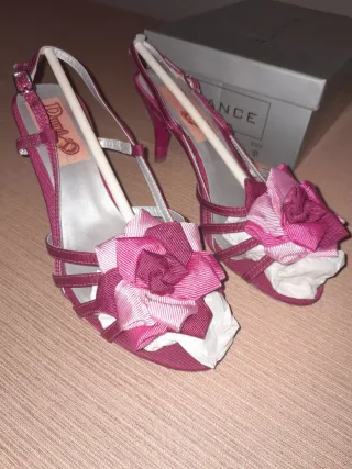 Sandalias de tacón en color fucsia y rosa