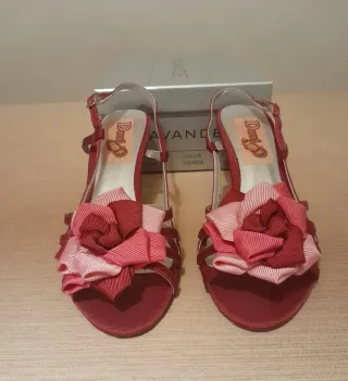 Sandalias de tacón en color fucsia y rosa