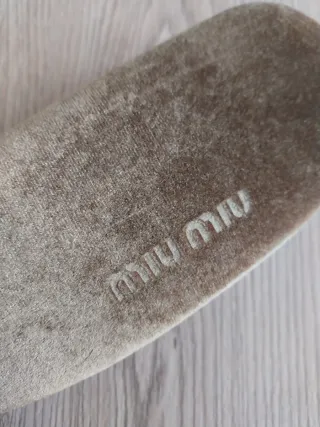 Custodia Miu Miu vintage beige