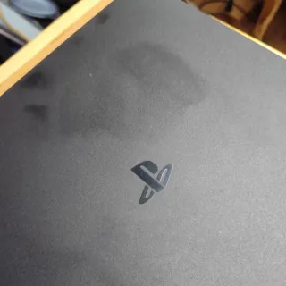 PlayStation 4 Slim 500GB + 1 controller