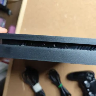 PlayStation 4 Slim 500GB + 1 controller