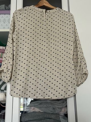 Blusa Sfera Beige y Negra Talla S