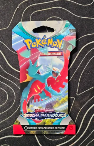 Sobre de Cartón Pokémon Brecha Paradójica