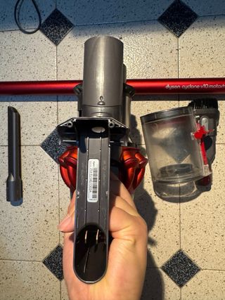 Dyson V10 Motorhead + Accesorios