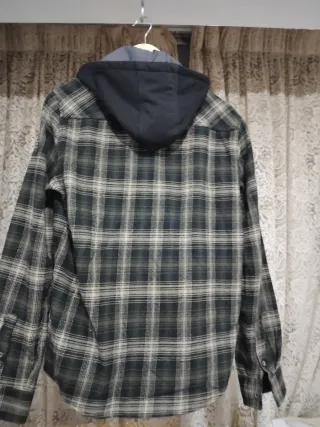 Camisa KOROSHI con capucha talla S