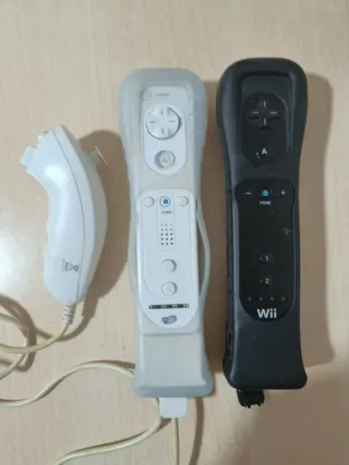 2 Mandos Wii + Motion Plus + Fundas + Nunchuk