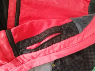 Chaqueta Roxy Negra y Rosa