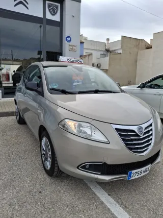 Lancia Ypsilon 2013