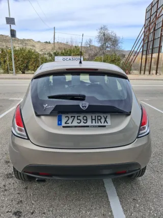Lancia Ypsilon 2013