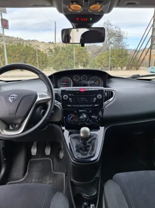Lancia Ypsilon 2013