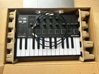 Arturia MiniLab 3 Controlador MIDI