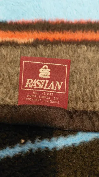 Manta de cama moderna beige y azul