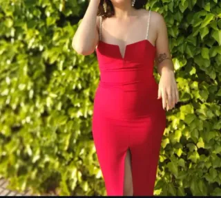 Vestido rojo entallado de tirantes zara