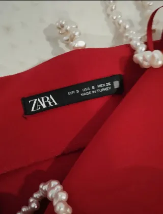 Vestido rojo entallado de tirantes zara