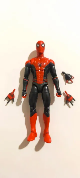 Marvel Legends Spider-Man Lejos de Casa