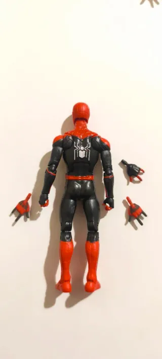 Marvel Legends Spider-Man Lejos de Casa