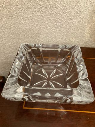 Cenicero de cristal cuadrado