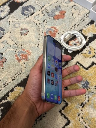 PRE-ESTRENO Iphone 16 Pro 100% Bateria