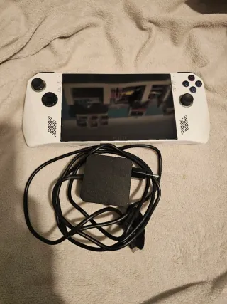 Asus ROG Ally Z1 Extreme Bianca 2.5TB + 74 Wh