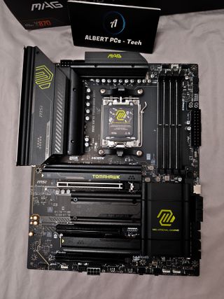 MSI MAG X870 TOMAHAWK WIFI NUEVA! 2 AÑOS GARANTIA