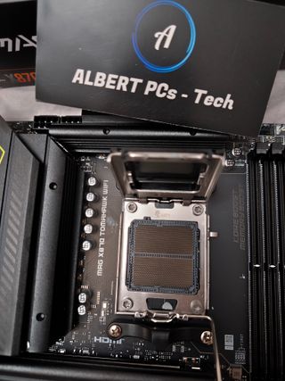 MSI MAG X870 TOMAHAWK WIFI NUEVA! 2 AÑOS GARANTIA