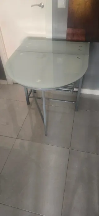 Mesa de cocina cristal templado resistente y metal