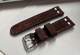 Correa de reloj estilo piloto marrón