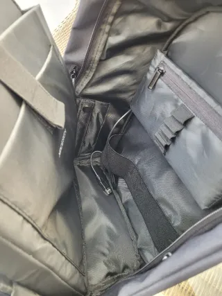 Mochila Antirrobo Negra y Blanca