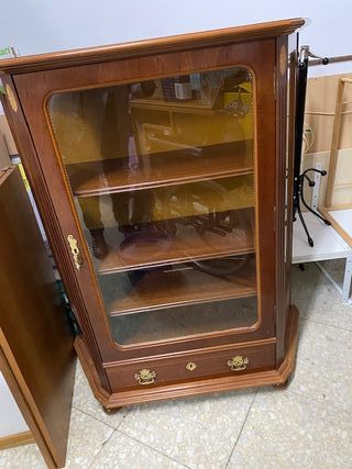 Mueble Vajilla Madera y Cristal