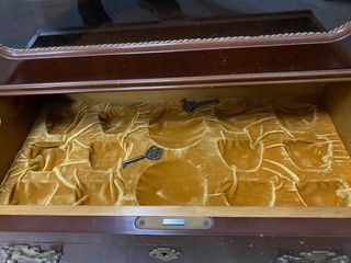 Mueble Vajilla Madera y Cristal
