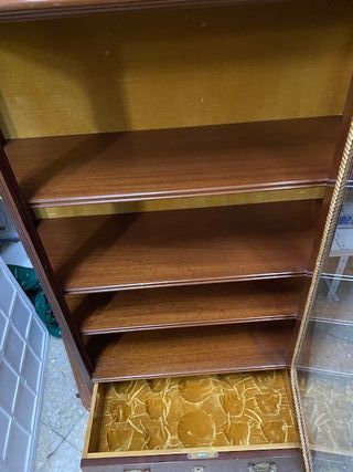 Mueble Vajilla Madera y Cristal