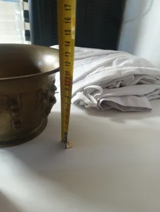 Mortero grande de bronce antiguo