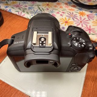 Cámara Canon EOS R100 Negra