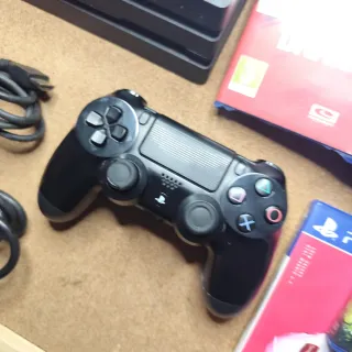 PlayStation 4 Pro 4K 1TB colore Nera + 1 controlle