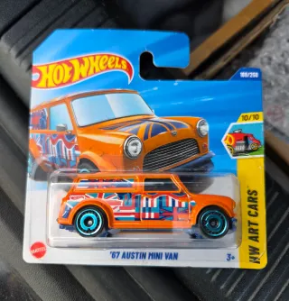 Hot Wheels '67 Austin Mini Van