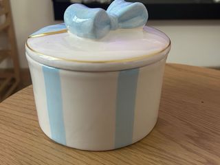 Barattolo centrotavola in ceramica con fiocco