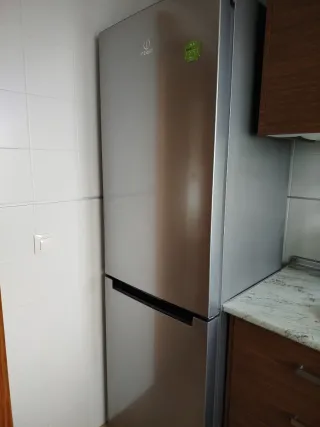 Nevera Combi Indesit no frost