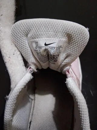 Zapatillas Nike Niña Rosa y Blancas talla 32