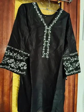 Top negro bordado mujer talla L