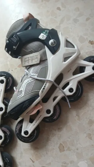 Patines en línea niña talla hasta 38. Regalo casco