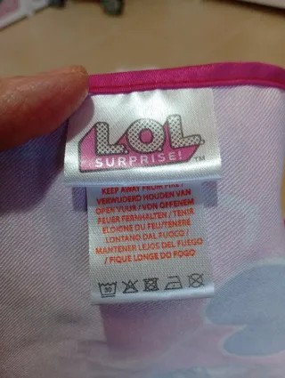 Delantal y gorro infantil LOL Surprise